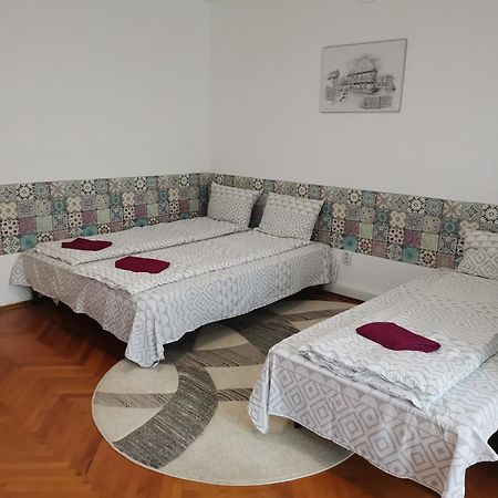 Try The Central Feeling Timisoara Bagian luar foto