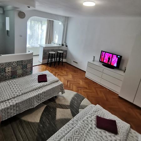 Try The Central Feeling Timisoara Bagian luar foto